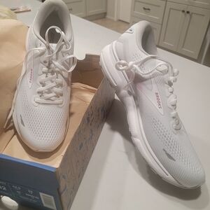 Brooks Women's White Athletic Shoes Ghost 15